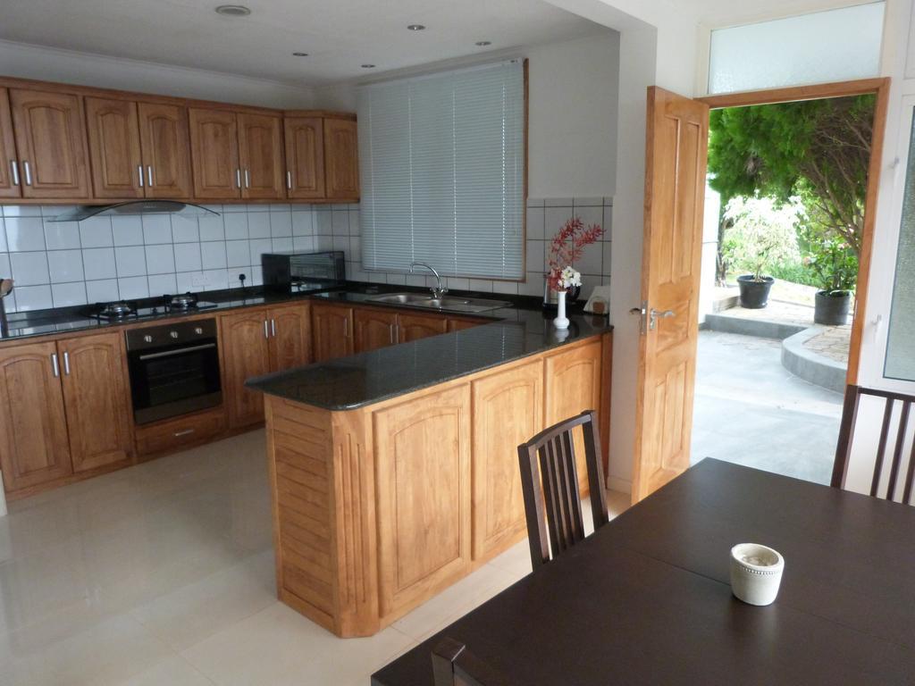 Sunset Bay Apartment Glacis  객실 사진